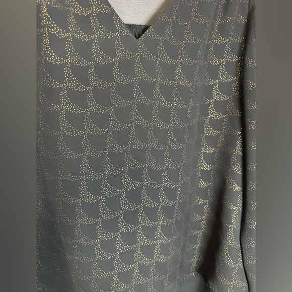 Maurice’s Double Layered Black W/gold Design Long Sleeve Sheer V-neck Blouse Med - Picture 9 of 10